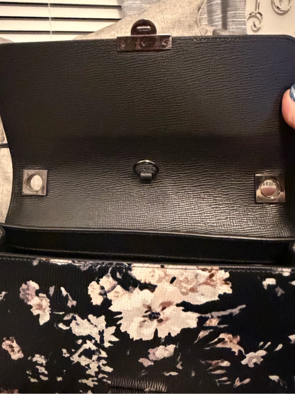 henri bendel Black Floral Crossbody πΊπΈ - Picture 5 of 8